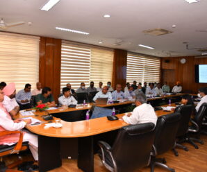 CM Dhami took a meeting of the Energy Department, gave instructions to the officers.
