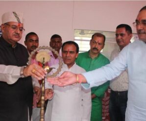 Agriculture Minister Ganesh Joshi and Cooperation Minister Dr. Dhan Singh Rawat inaugurated the expanded retail outlet of silk fabrics.
