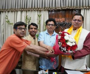 Members of Uttarakhand Teerth Purohit Mahapanchayat met Chief Minister Pushkar Singh Dhami and expressed gratitude.