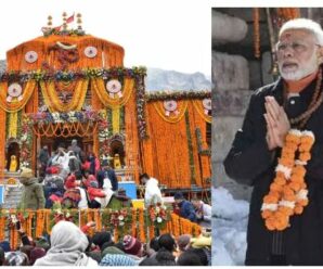 After the opening of the doors, the first worship was done in the name of PM Modi, the shrine was decorated with 20 quintals of flowers.