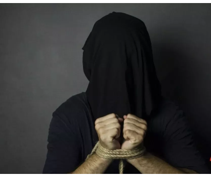 Daylight hooliganism in Dehradun, bank manager called to deposit loan installment and got kidnapped; made hostage