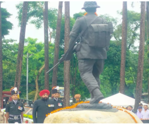 Tribute to the martyrs of Uttarakhand on Kargil Vijay Diwas 2023, the Governor paid tribute
