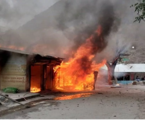 Amidst the pomp and show of Diwali, fire broke out at more than 12 places in Uttarakhand, fire brigade vehicles kept running.