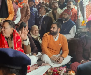 Grand festival of lights in Haridwar, CM Dhami donated the lamp after worshiping Ganga at Harki Paidi.