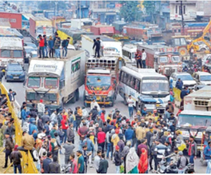 The chaos subsided but the system collapsed due to the strike, the prices of fruits and vegetables skyrocketed; This is the condition of petrol and diesel