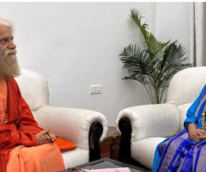 UP Governor Anandiben Patel reached Uttarakhand, met Swami Chidanand; Discussed the development of the states