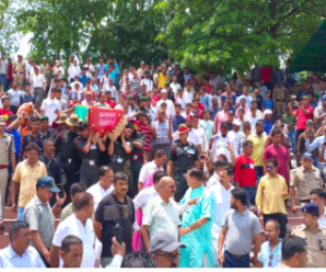 Kathua Terror Attack: Anger in hearts due to the sacrifice of five brave soldiers of Uttarakhand, every eye is moist, final farewell is being given