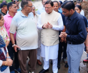 CM Dhami at the disaster site… Visits affected areas for the second day; accompanied by ministers and district magistrate.