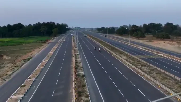 8scvch9g_up-expressway_625x300_24_January_26