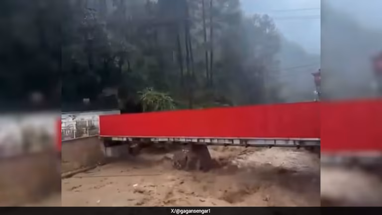 2d8lcbn_uttarakhand-rain_625x300_02_September_26