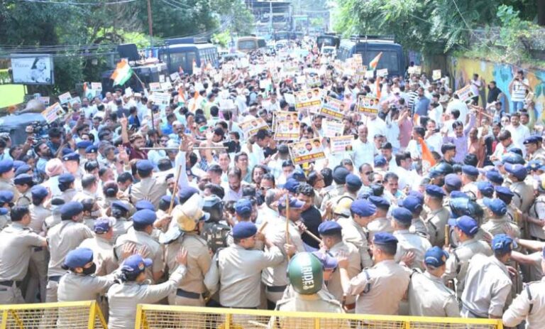 Congress-stages-massive-protest-demands-removal-of-CEC-election-commissioners-780x470